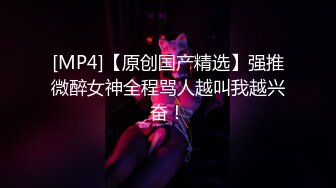 可爱新人妹子露脸卧室中露脸掰穴自慰，阴毛浓密