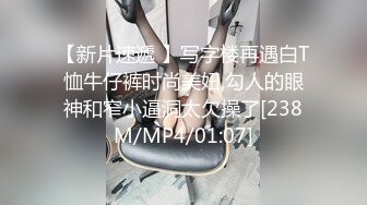 小哥哥给美熟女吃奶真会吃把乳头拉的好高呻吟不止