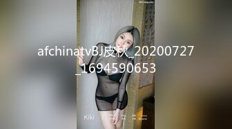 商场女厕全景偷拍多位美女嘘嘘各种小嫩穴完美呈现 (3)