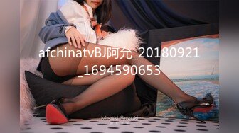 OSTP96 【闺蜜双女】3女玩1男室内玩的不够爽再户外，深夜路边口交车后座翘屁股后入，扶着屁股快速抽插